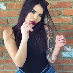 Meet your Posher, Caitlyn